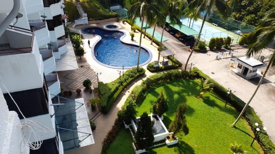 Susie'S Resort Seaview Suites At Sri Sayang Бату-Ферринги Экстерьер фото