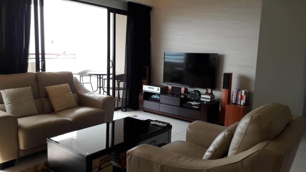 Susie'S Resort Seaview Suites At Sri Sayang Бату-Ферринги Экстерьер фото