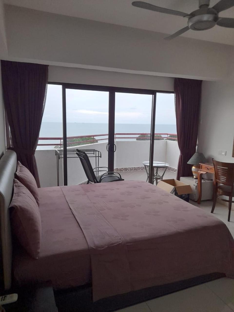 Susie'S Resort Seaview Suites At Sri Sayang Бату-Ферринги Экстерьер фото