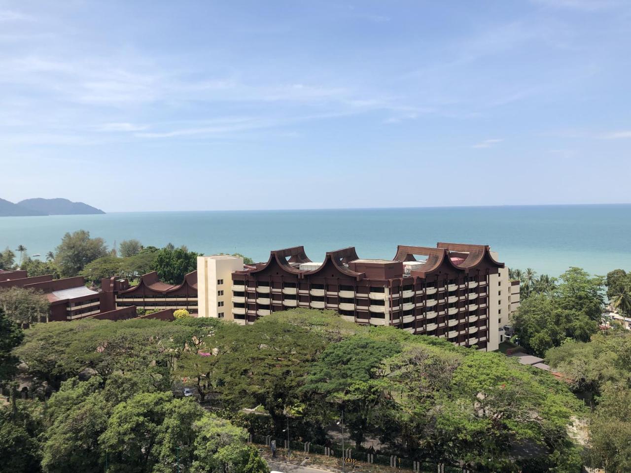 Susie'S Resort Seaview Suites At Sri Sayang Бату-Ферринги Экстерьер фото